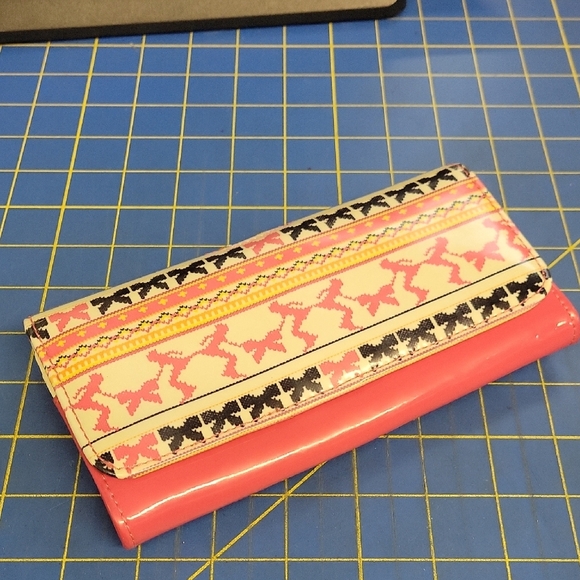 Ted Baker Pink Clutch 7.5" x 4" x 1" Snap Closure Wallet - Picture 1 of 15